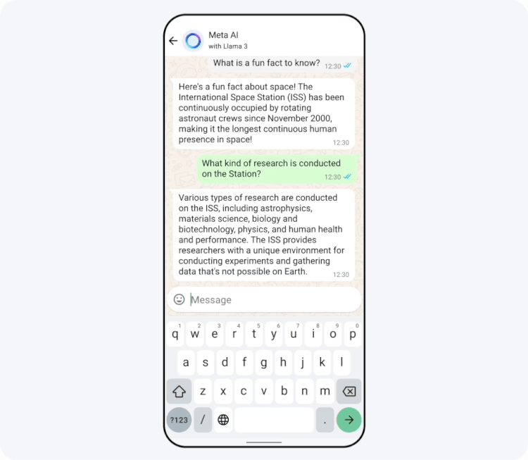 Meta lança llama 3, modelo de ia capaz de gerar imagens em tempo real no whatsapp. A novidade aprimora a experiência do meta ai nos apps da meta e já está disponível em 14 países, acirrando a concorrência com a openai