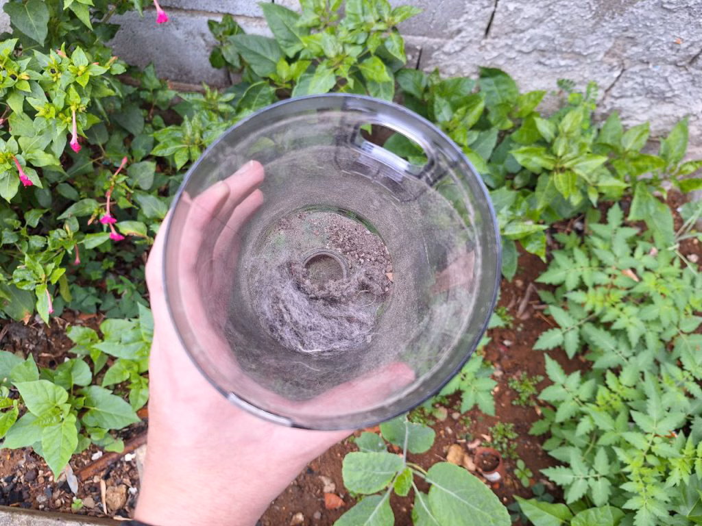 Review: aspirador de pó samsung jet 65 pet é versátil e fácil de usar Compartimento de pó do aspirador vazio