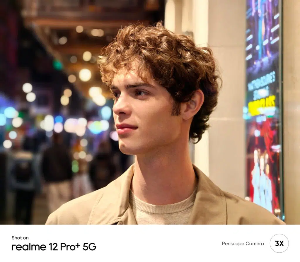 Realme 12 pro+ chega ao brasil com zoom periscópico de 120x Foto de um homem branco com cabelo castanhos, na rua, tirada pela câmera traseira do realme 12 pro+