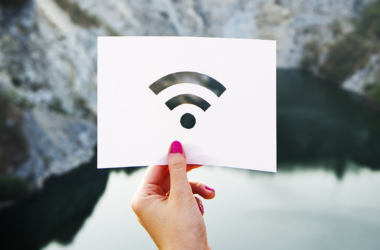 Wi-fi fraco?  não compre um extensor de sinal wi-fi antes de ler isso!. Desvendando um mito! Descubra por que o extensor de sinal wi-fi ou repetidor wireless geralmente não são a solução ideal para melhorar sua conexão.