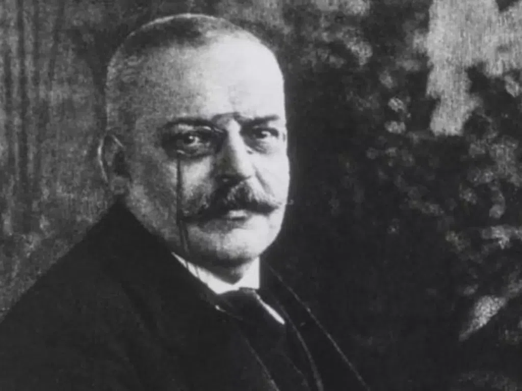 Paciente reverte sintomas de alzheimer após cinco anos de tratamento Paciente reverte sintomas de alzheimer após cinco anos de tratamento. Documentário da cnn explora as mudanças de estilo de vida de dois pacientes de alzheimer que conseguiram retroceder no avanço da doença