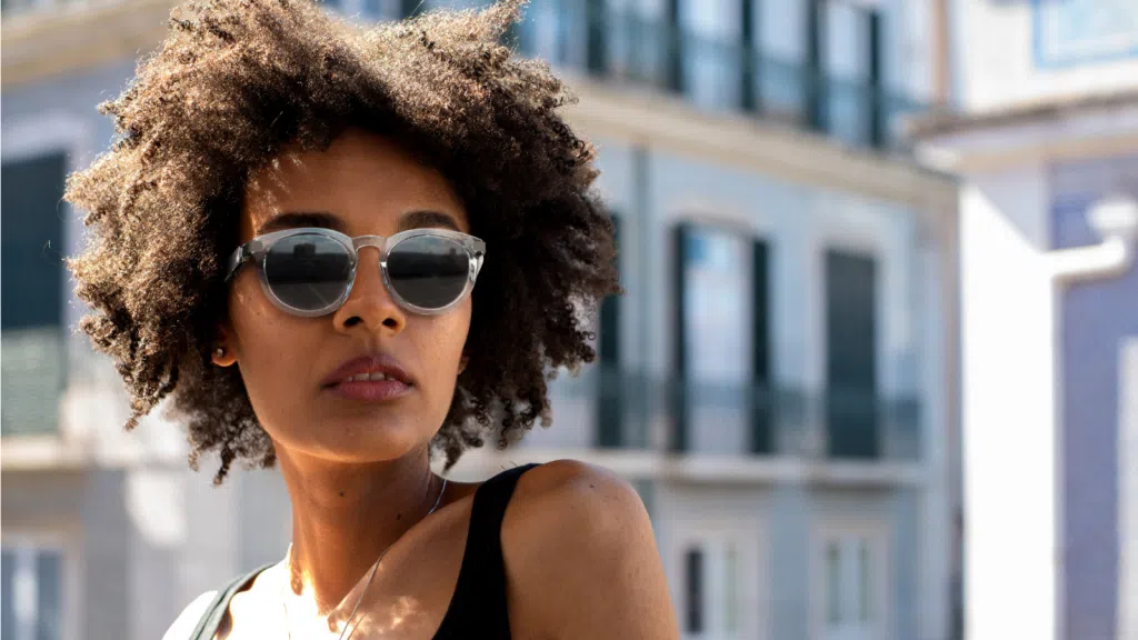 Jbl soundgear frames é um óculos com fone de ouvido integrado Jbl soundgear frames chega ao brasil.