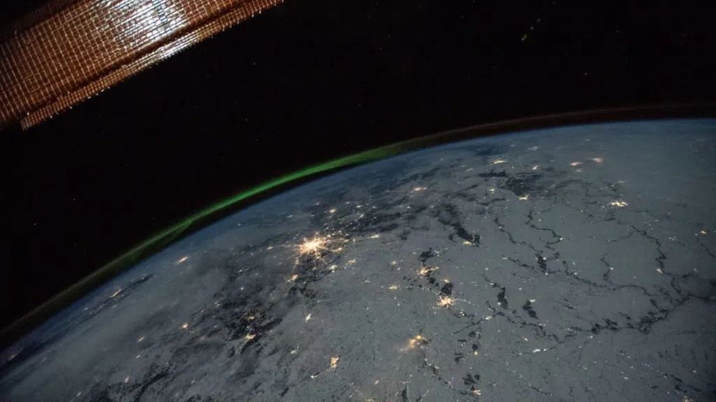 Veja as melhores imagens das auroras boreais ao redor do mundo Veja as melhores imagens das auroras boreais ao redor do mundo. A maior tempestade solar dos últimos tempos criou auroras boreais deslumbrantes ao redor do mundo. Confira as imagens e vídeos!