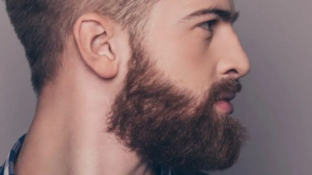 Por que alguns homens ficam mais bonitos com barba? Por que alguns homens ficam mais bonitos com barba?. Já dizia o ditado: barba é a maquiagem do homem. Uma pesquisa se aprofundou no tema e explica por que o uso da barba pode deixar os homens mais atraentes (ou não).