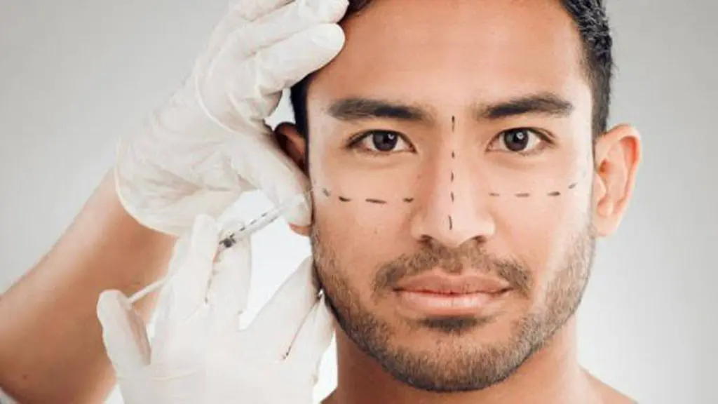 Por que alguns homens ficam mais bonitos com barba? Por que alguns homens ficam mais bonitos com barba?. Já dizia o ditado: barba é a maquiagem do homem. Uma pesquisa se aprofundou no tema e explica por que o uso da barba pode deixar os homens mais atraentes (ou não).