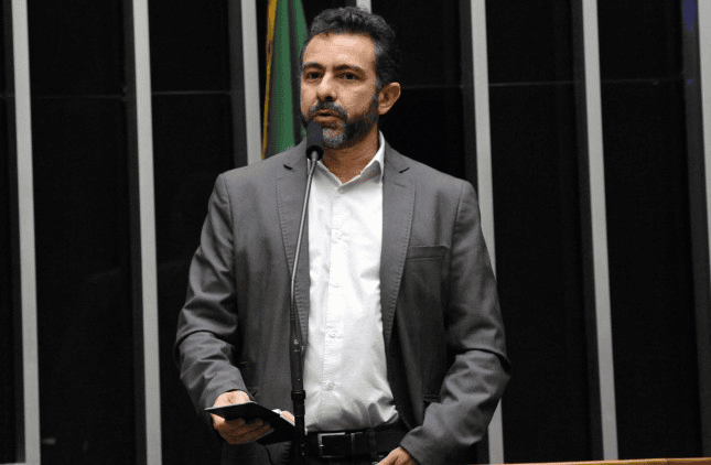 Mengapa hujan turun deras di Rio Grande do Sul? Mengapa hujan turun deras di Rio Grande do Sul? Pahami bagaimana bencana iklim terbesar di Brasil terjadi