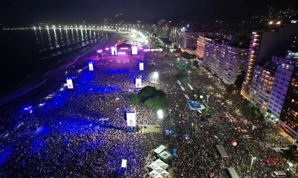Madonna faz show histórico no brasil, o maior da carreira Imagem do show de madonna no brasil