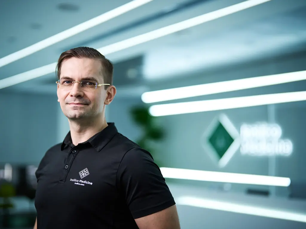 Vídeo simula transplante de cabeça feito via ia e viraliza na internet; entenda Vídeo simula transplante de cabeça feito via ia e viraliza na internet; entenda. Startup fictícia bainbridge publicou procedimento que troca a cabeça de um corpo a outro. Veículos de mídia acreditaram na veracidade do vídeo, que foi desmentido pelo mit