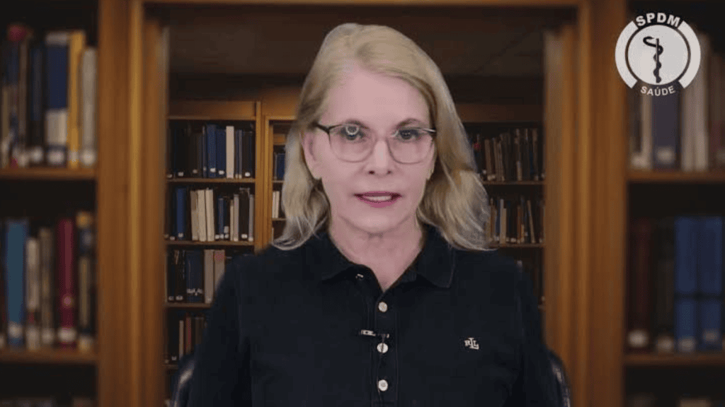 Wat is fenolpeeling? Wat is fenolpeeling? Chemische chirurgietechniek verzacht rimpels en oneffenheden door een oplossing aan te brengen die de huid verbrandt, die vervolgens wordt vernieuwd. Lees meer over de procedure en de gezondheidsrisico's ervan