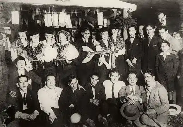 Festa Junina: Wo man in São Paulo, Rio de Janeiro, Paraná und anderen Bundesstaaten Spaß haben kann Festa Junina: Wo man in São Paulo, Rio de Janeiro, Paraná und anderen Bundesstaaten Spaß haben kann. Arraiais und Messen sind angesagter denn je und erobern die Herzen der Brasilianer. Sehen Sie das Beste