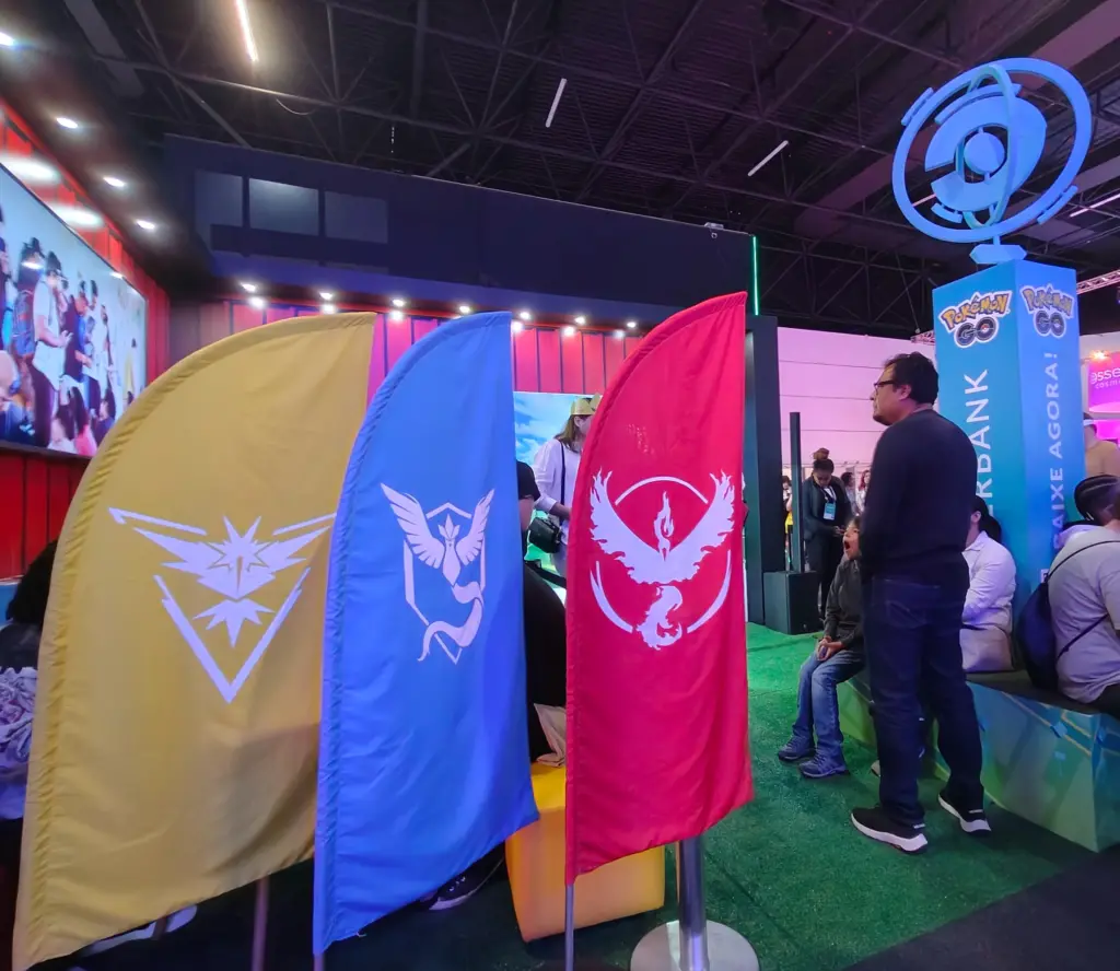 Guia de brindes da gamescom latam: saiba o que ganhar na feira de games Estande de pokémon go na gamescom latam