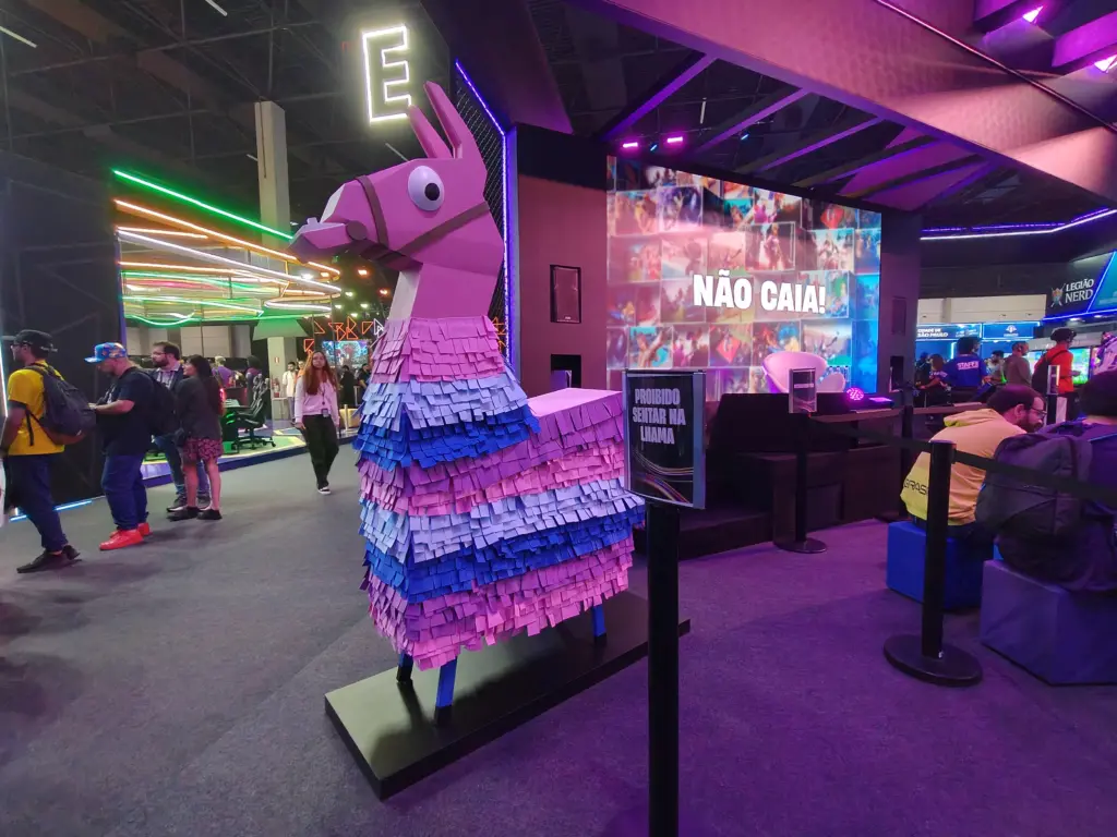 Guia de brindes da gamescom latam: saiba o que ganhar na feira de games Estande da epic games para retirar brindes na gamescom latam