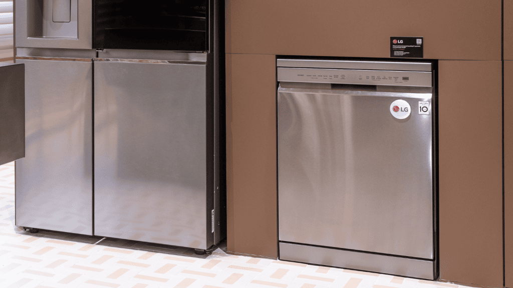 LG zeigt Produktlinie für 2024 bei Coator LG zeigt Produktlinie für 2024 bei Coator. Das Unternehmen zeigt, wie Smart-TVs, Soundbars und Smart Appliances mit Sprach- und App-Steuerung in das Zuhause integriert werden können. Sehen Sie sich die Hauptprodukte an!