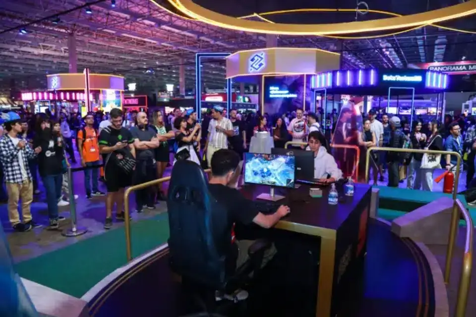 Guia de brindes da gamescom latam: saiba o que ganhar na feira de games Estande do banco do brasil na gamescom latam