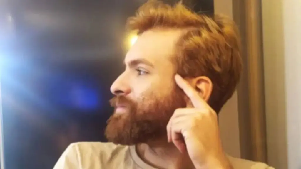 Wat is fenolpeeling? Wat is fenolpeeling? Chemische chirurgietechniek verzacht rimpels en oneffenheden door een oplossing aan te brengen die de huid verbrandt, die vervolgens wordt vernieuwd. Lees meer over de procedure en de gezondheidsrisico's ervan