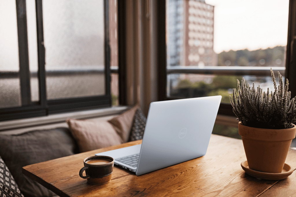 デル、ブラジルで最大 18 時間のバッテリ寿命を備えた xps、inspiron、alienware ノートブックを発売 デルは、最大 18 時間のバッテリー寿命を備えた xps、inspiron、alienware ノートブックをブラジルで発売します。ノートブックには、Meteor Lake ファミリの前世代の Intel Core Ultra が搭載されています。新しいInspiron 14とAlienware M16 R2も発表されました