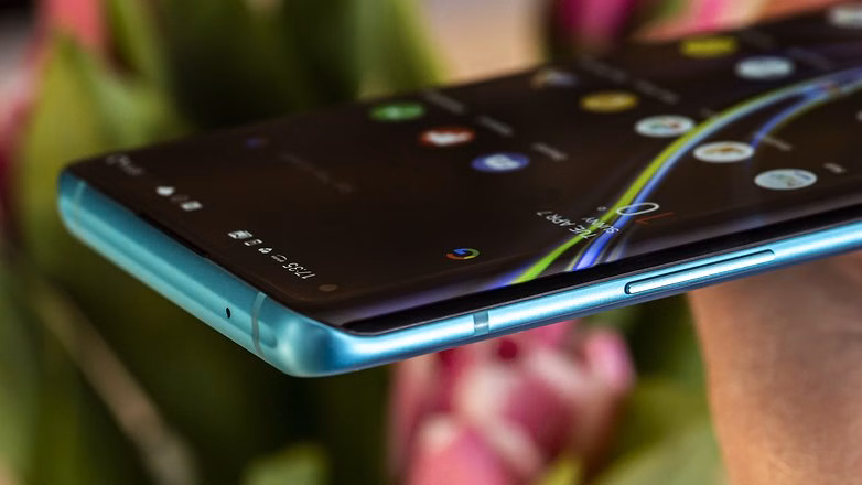Smartphone android com tela curva, tecnologia móvel avançada e design moderno.