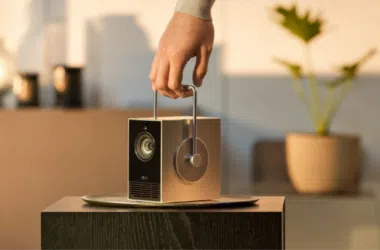 Alto-falante portátil lg futurista, design elegante e moderno, som de alta qualidade, tecnologia inovadora.
