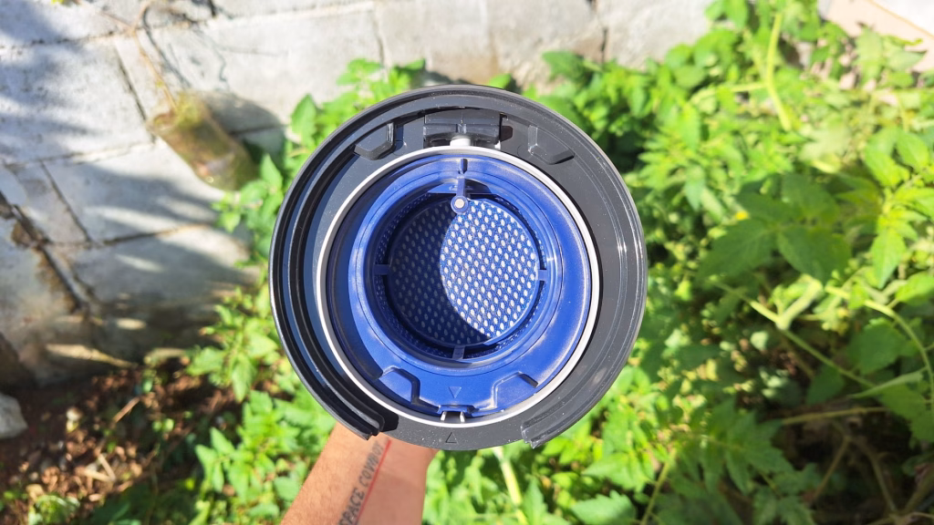 Review: aspirador de pó bespoke jet ai facilita a limpeza com um toque de futurismo Dentro do cilindro do jet bespoke ai da samsung