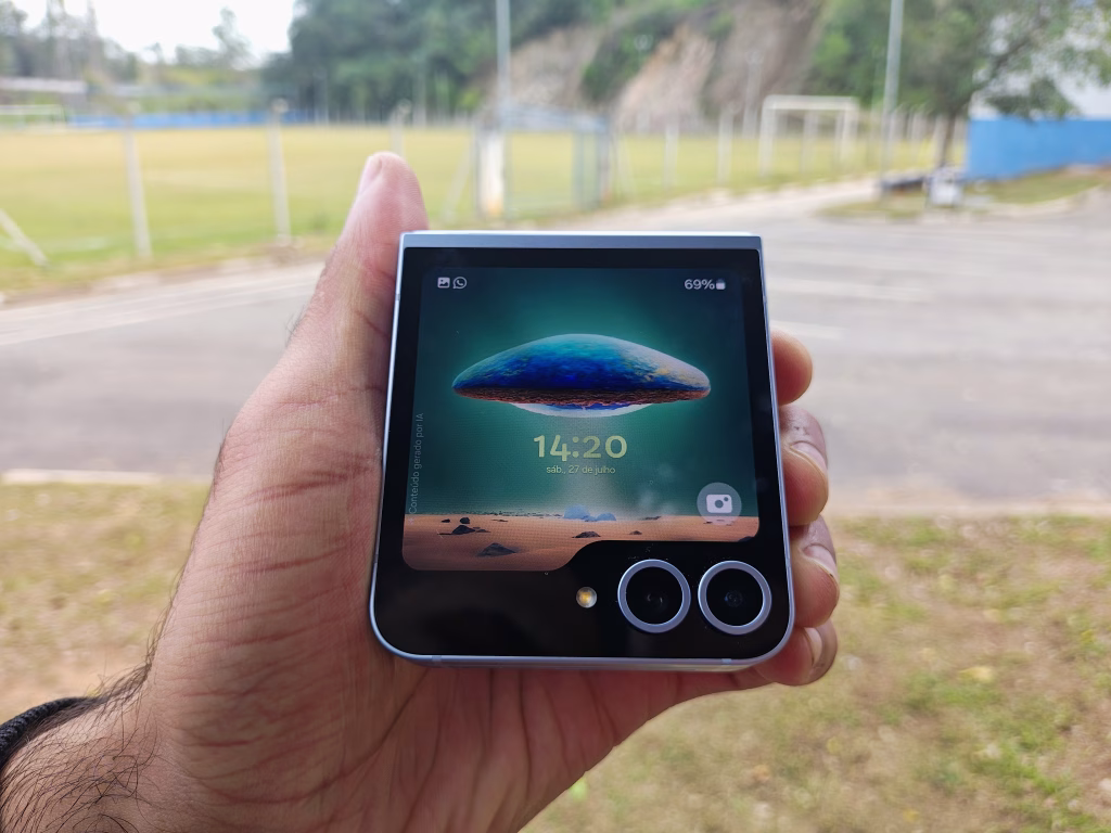 Review: galaxy z flip6 é a melhor versão do dobrável da samsung Tela externa do galaxy z flip6, novo smartphone dobrável da samsung