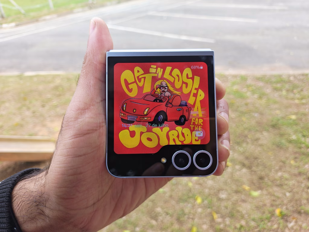 Review: galaxy z flip6 é a melhor versão do dobrável da samsung Review: galaxy z flip6 é a melhor versão do dobrável da samsung. Samsung apostou em mais mudanças internas do que internas, além de colocar uma lente de 50 mp na tela menor. Veja o que achamos do dobrável