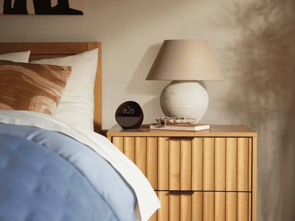 Amazon lança echo spot, com tela de 2,5 polegadas, por r$ 579 Amazon lança echo spot, com tela de 2,5 polegadas, por r$ 579. Aparelho com alexa pode ser usado para fazer chamadas com amigos e familiares, além de alto-falante para música. Conheça detalhes!