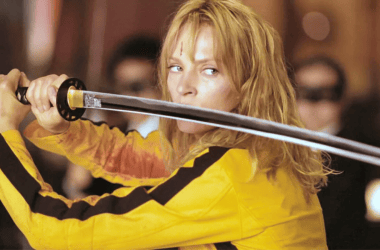 Luta, filme, mulher com espada, ação, cena de batalha, heroína, filme de ação, impacto visual, protagonista guerreira, cultura pop.