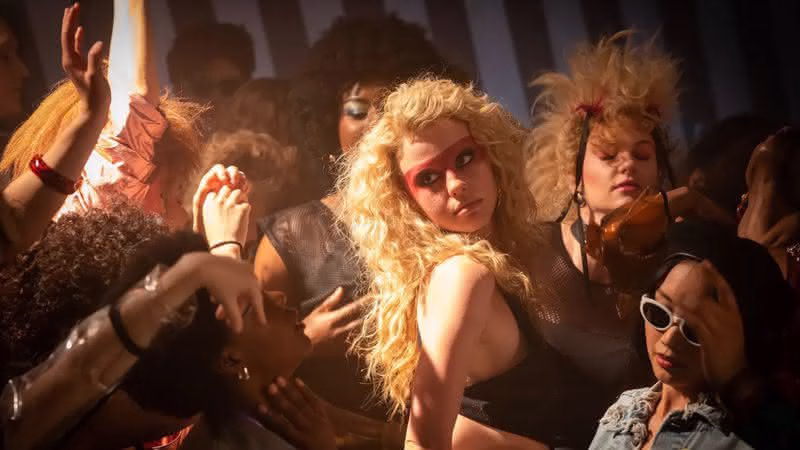 Crítica: maxxxine tentou homenagear o gênero do terror, mas só decepcionou Crítica de maxxxine