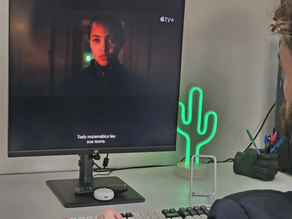 Review: monitor elements 2030 xti pro display 28 Review: monitor elements 2030 xti pro display 28. Se você também gosta de tecnologia, você provavelmente já viu algum conteúdo deles por aí. A marca além de ter cadeiras lindas como a astra, joplin, também fabrica mesas e outros produtos de escritório como suportes como o armstrong e além do 2030 xti pro, eles também têm monitores portáteis.