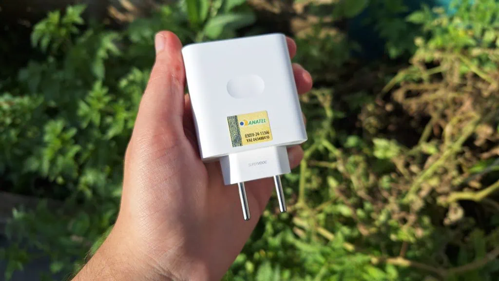 Review: realme gt 6 é um topo de linha com bateria espetacular Carregador supervooc incluso na caixa do realme gt 6