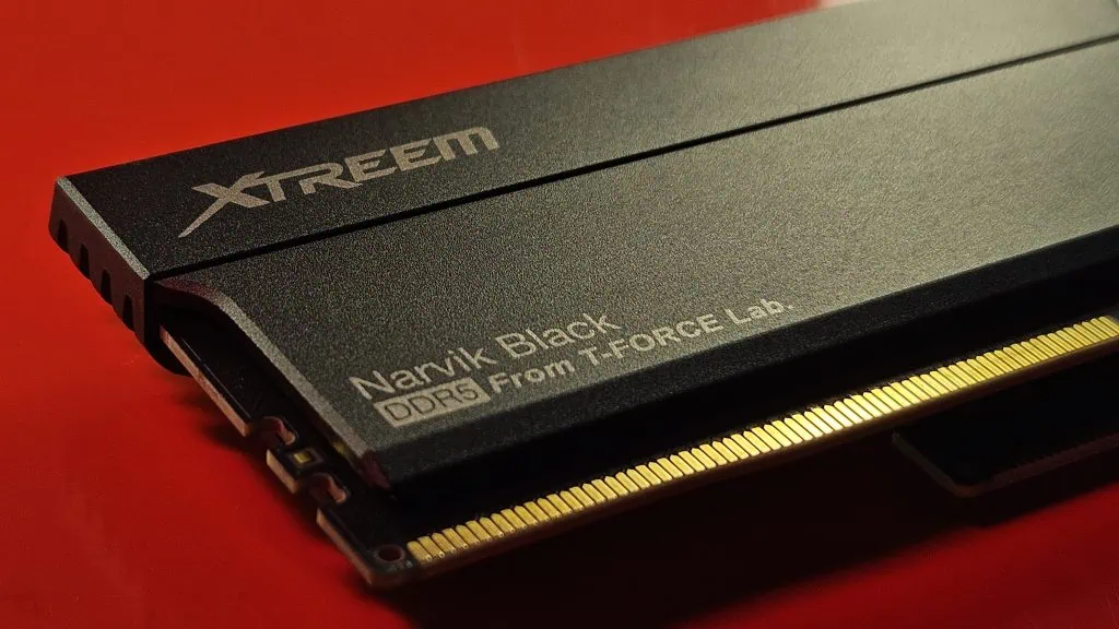 Conheça a xtreem ddr5, a memória ram de até 8200mhz da t-force Conheça a xtreem ddr5, a memória ram de até 8200mhz da t-force. A t-force é conhecida pelos periféricos de alto desempenho e lançou uma memória ram com frequências que vão de 6000mhz a 8000mhz