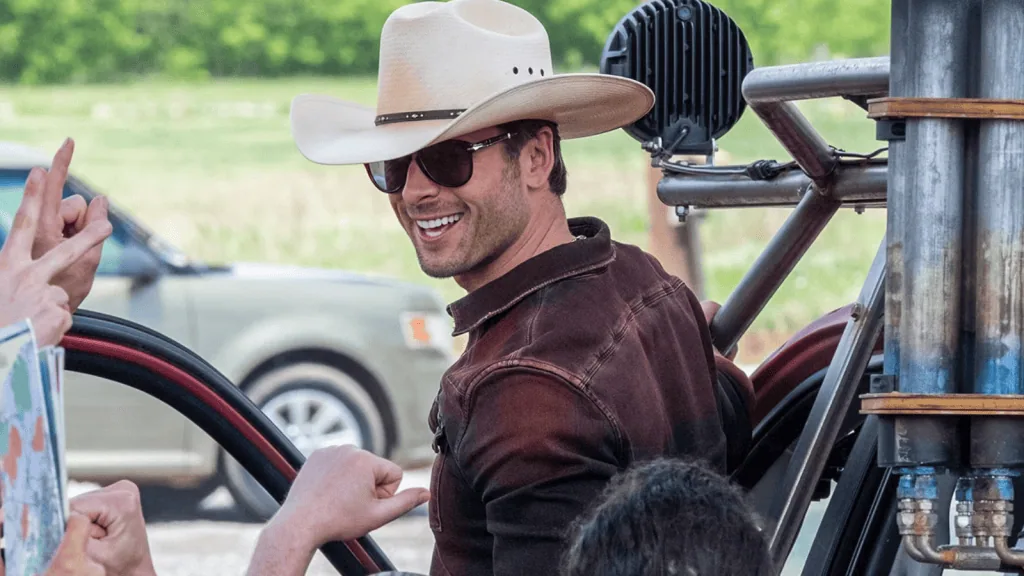 A-listers: conheça as atuais estrelas do cinema que dominam hollywood Glen powell em um de seus últimos filmes.