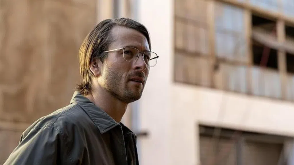 A-listers: conheça as atuais estrelas do cinema que dominam hollywood Glen powell é um dos protagonistas de assassino por acaso.