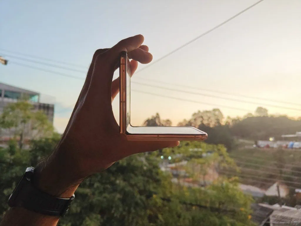 Review: moto razr 50 ultra é um dobrável estiloso com boas câmeras Moto razr 50 ultra, o smartphone dobrável da motorola