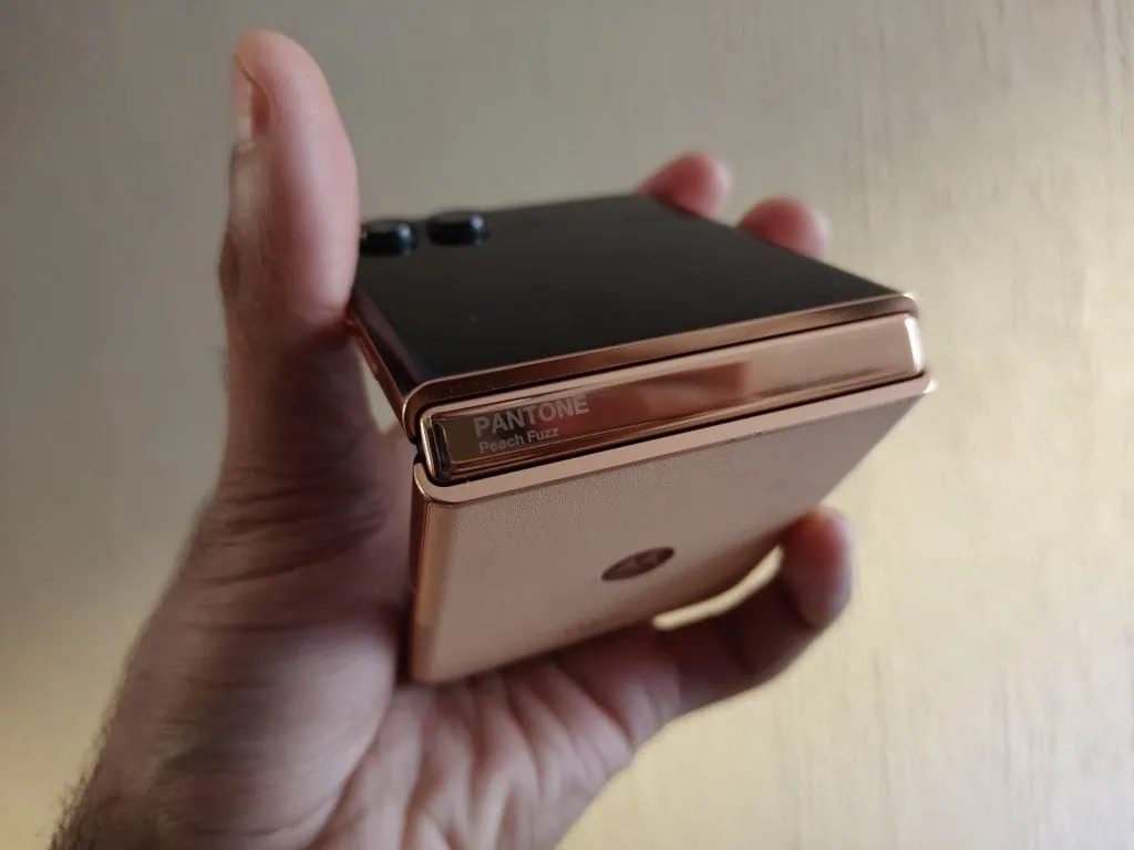 Review: moto razr 50 ultra é um dobrável estiloso com boas câmeras Moto razr 50 ultra, o smartphone dobrável da motorola