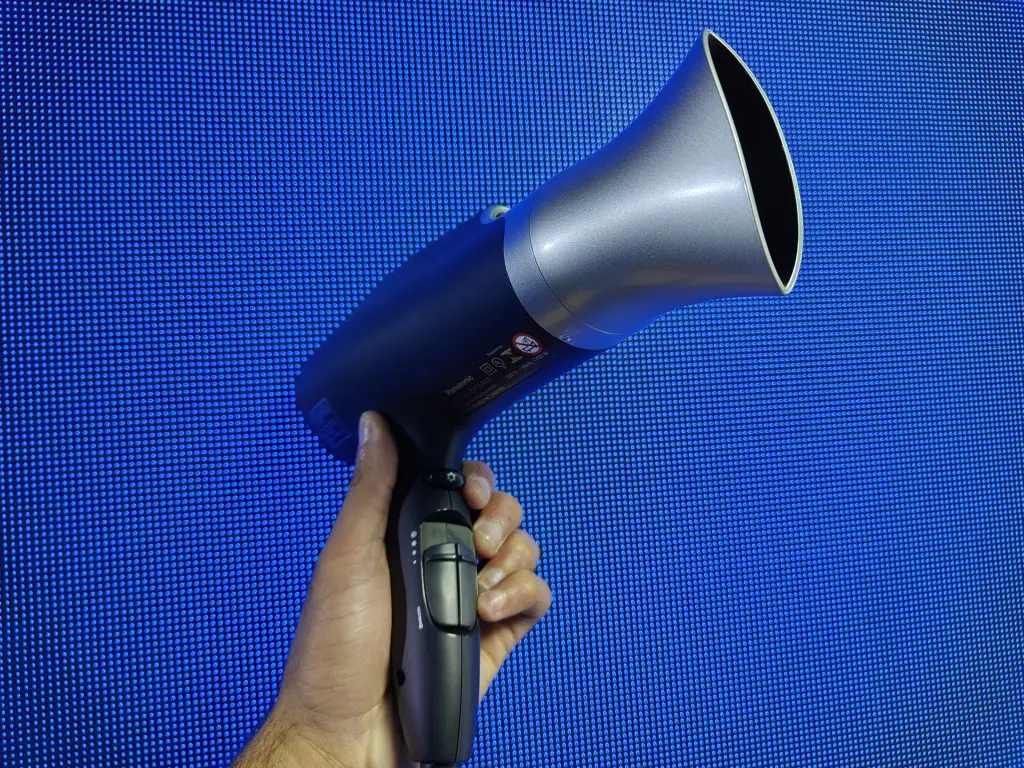 Panasonic lança novas geladeiras e secador que hidrata cabelos com tecnologia nanoe Panasonic lança novas geladeiras e secador que hidrata cabelos com tecnologia nanoe. Empresa estreou no mercado de secadores pela 1ª vez no brasil, além de lançar duas novas linhas de geladeiras smart