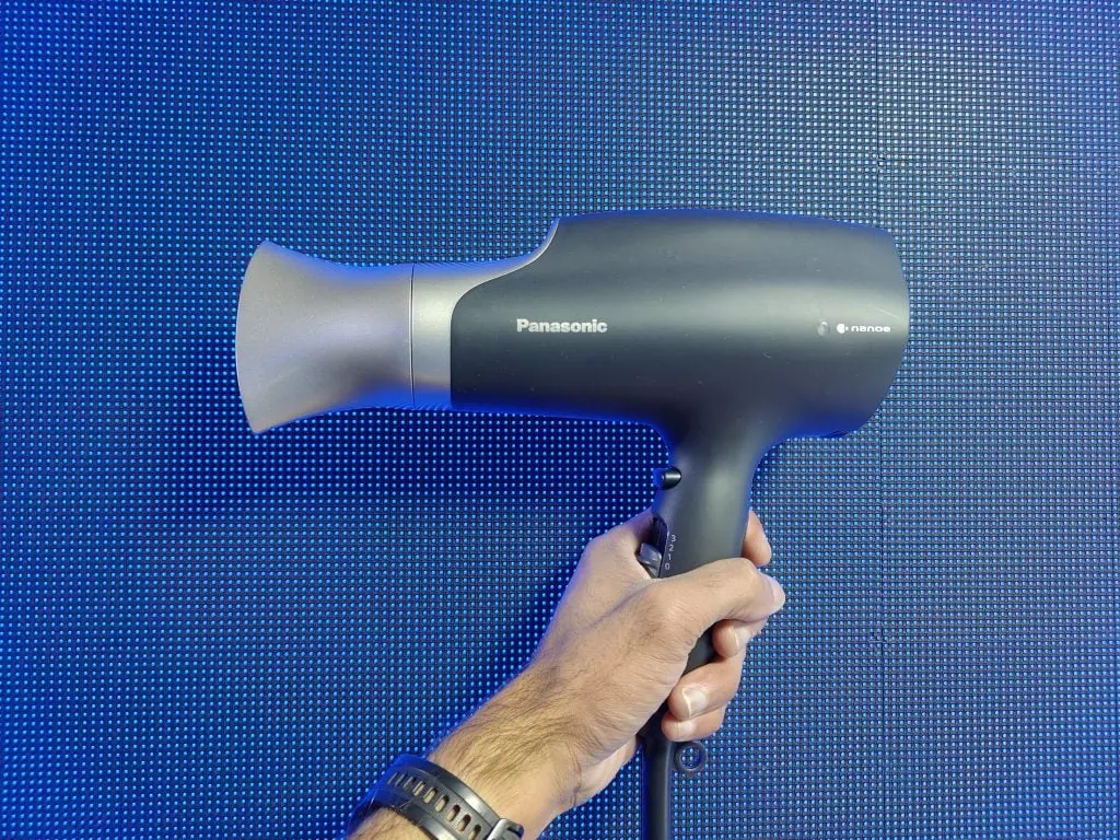 Panasonic lança novas geladeiras e secador que hidrata cabelos com tecnologia nanoe Secador nanocare