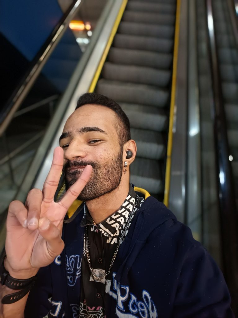 مراجعة: يعد هاتف Oppo Reno11 F 5G بمثابة هاتف متوسط الجذر، مدفوع بالذكاء الاصطناعي المراجعة: oppo reno11 f 5g هو هاتف متوسط الجذر، مدفوع بالذكاء الاصطناعي. يتميز الهاتف الذكي بعمر بطارية جيد وذكاء اصطناعي يمكنه التعرف على أكثر من 120 كائنًا لتصحيح الصور. انظر التحليل