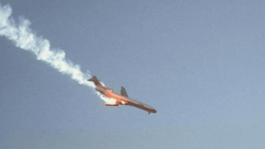 Os 33 maiores desastres aéreos que chocaram o mundo Flight 182 da united airlines no momento da queda.