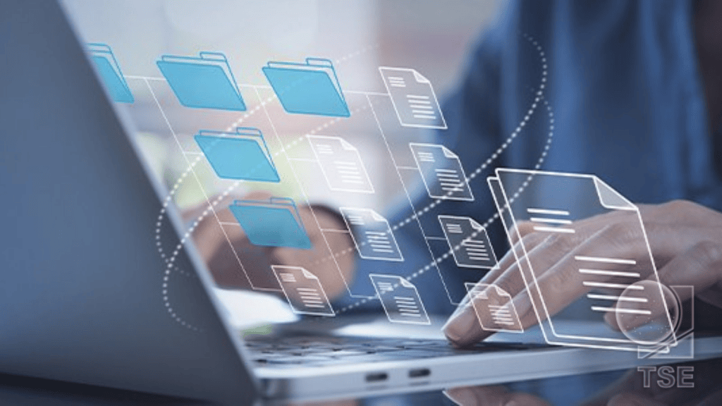 Arquivos digitais e armazenamento em nuvem com tecnologia moderna.