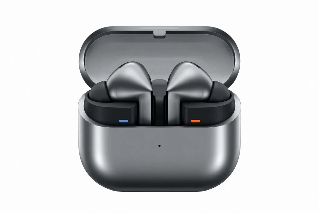 Qual escolher? Galaxy buds3 ou galaxy buds3 pro? Parte frontal do case dos galaxy buds3 pro aberto na cor cinza