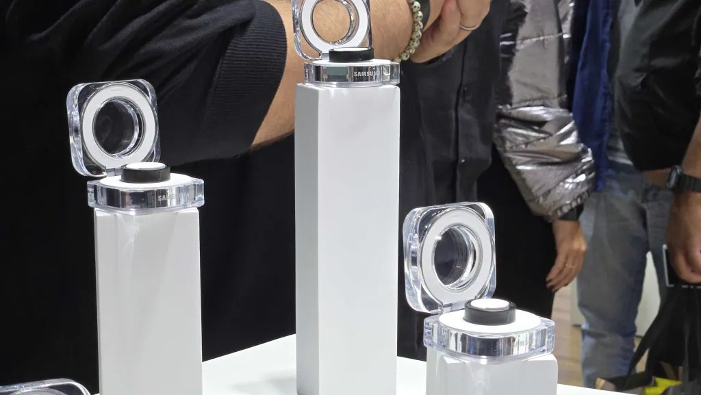 Galaxy ring chega ao brasil. Veja os preços Case de carregamento do galaxy ring da samsung