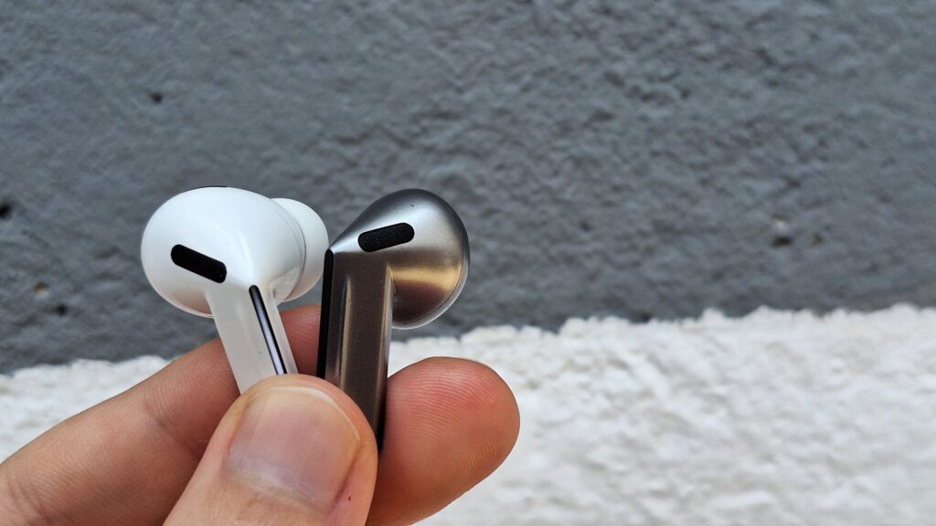 Welke moet je kiezen? Galaxy Buds3 of Galaxy Buds3 Pro? Galaxy buds3 pro en galaxy buds3, met nadruk op de pro-versie LED aan de linkerkant