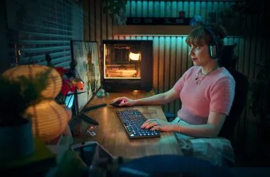 Logitech unveils new gaming mice, keyboards and headsets for 2024. Models will arrive in Brazil at the end of the year. Company highlighted the G915 X, developed based on negative reviews