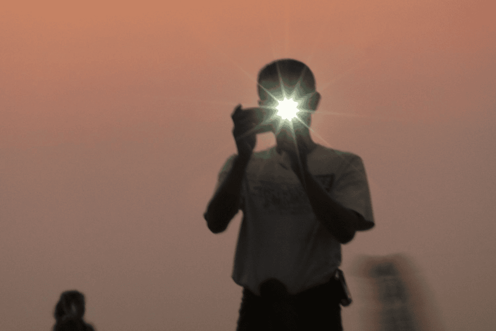 20 tips voor het maken van ongelooflijke foto's met elke mobiele telefoon 20 tips voor het maken van ongelooflijke foto's met elke mobiele telefoon. Verbeter uw foto-ervaring met deze voor Android-smartphones en iPhones