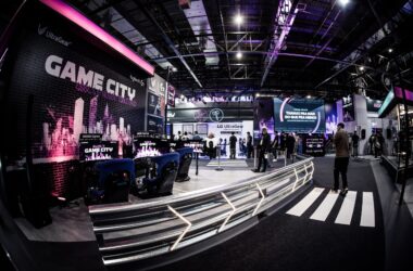 Ultragear e equipamentos de gaming na feira game city com experiência imersiva e tecnologia avançada.