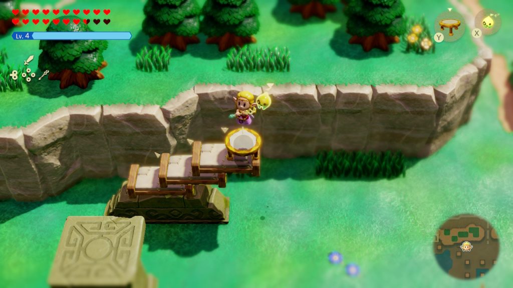 1. Princesa com chapéu dourado e criatura ao lado em cenário de jogo de aventura.