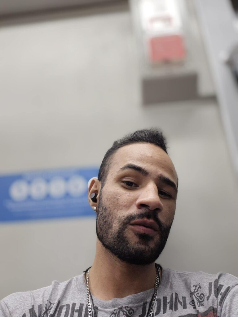 Testbericht: Das Galaxy S24 Fe verfügt über einen vollständigen Kamerasatz und eine hohe Multitasking-Leistung Foto im Porträtmodus der Frontkamera des Galaxy S24 Fe