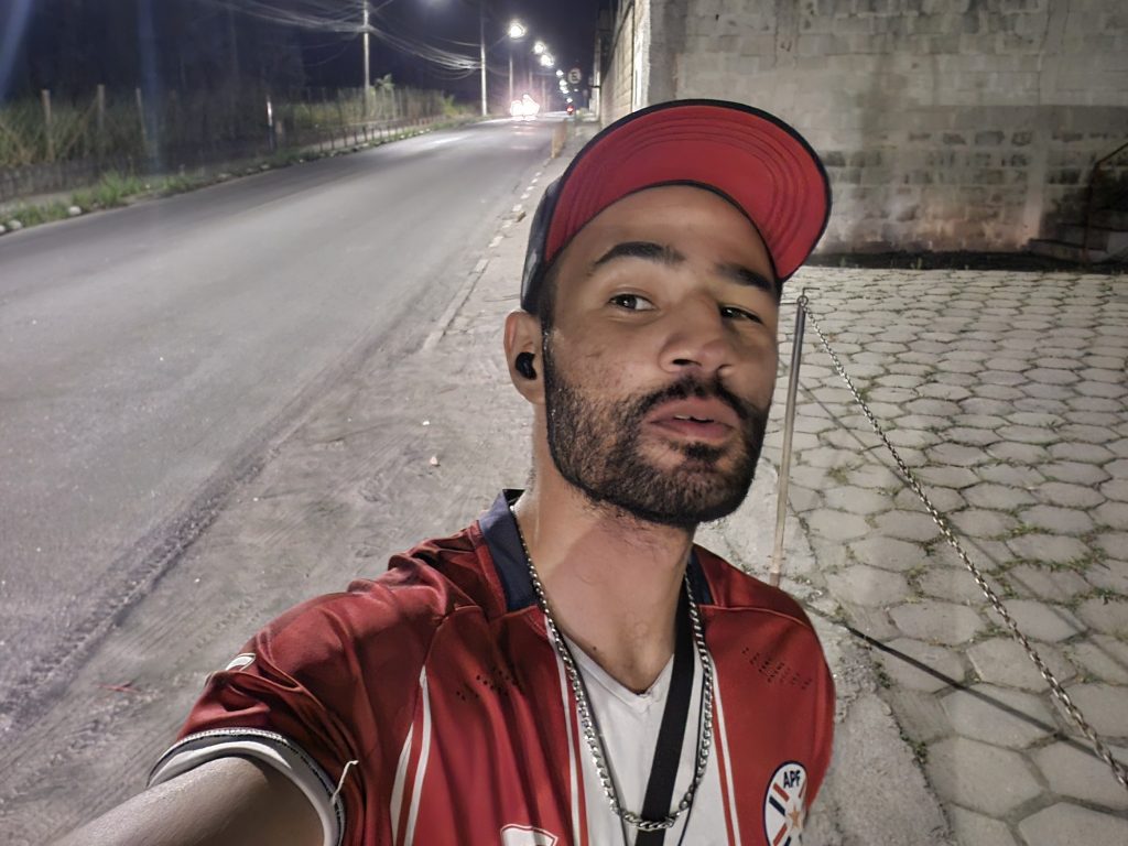 Testbericht: Das Galaxy S24 Fe verfügt über einen vollständigen Kamerasatz und eine hohe Multitasking-Leistung Nachtmodusfoto von der Frontkamera des Galaxy S24 Fe