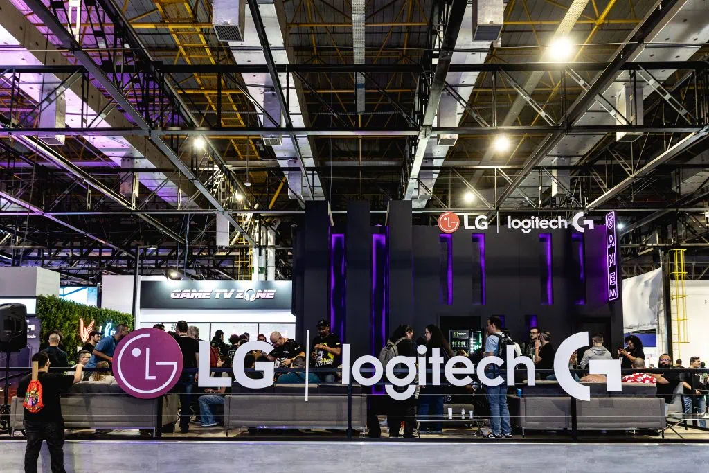 Guia de brindes da bgs 2024: ganhe os melhores! Estande da lg e logitech na bgs 2024